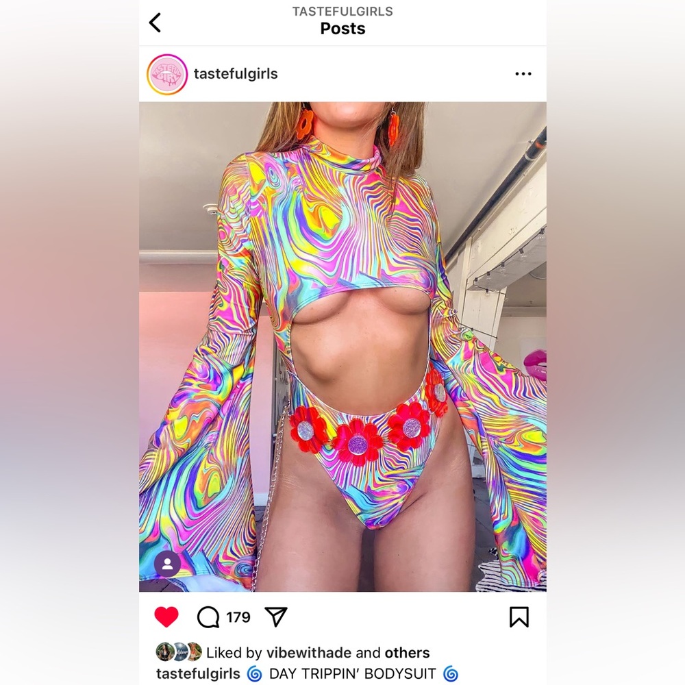 🌈 Tasteful Girl Day Trippin Bodysuit 🌈
